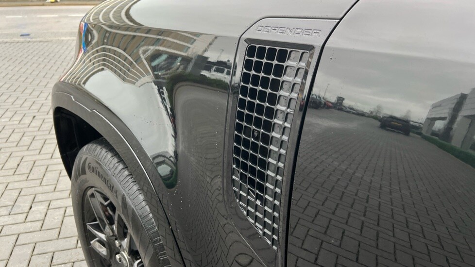 Used Land Rover Defender 2023 for sale - 77010221: Photo 20