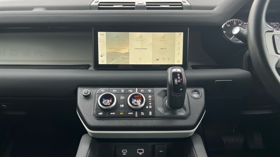 Used Land Rover Defender 2023 for sale - 77010221: Photo 29