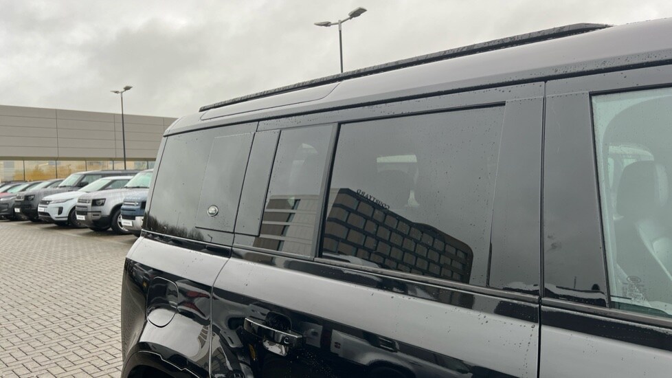 Used Land Rover Defender 2023 for sale - 77010221: Photo 34