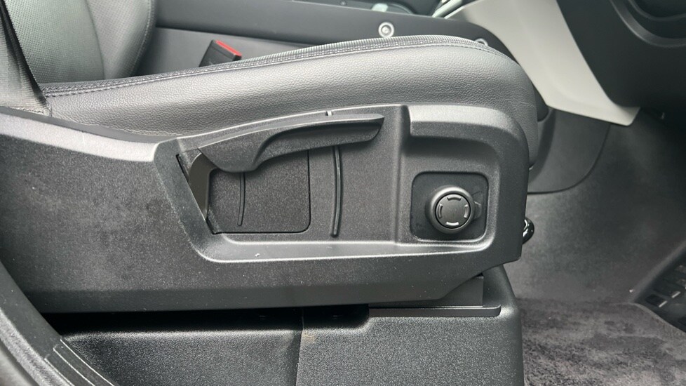 Used Land Rover Defender 2023 for sale - 77010221: Photo 45