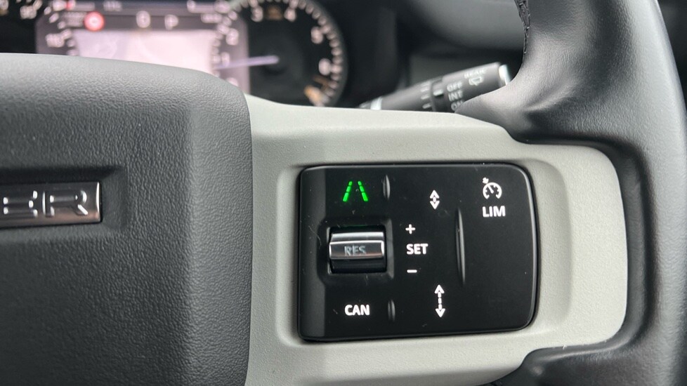 Used Land Rover Defender 2023 for sale - 77010221: Photo 69