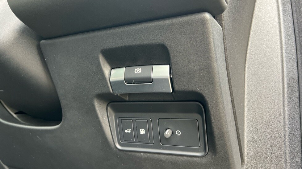 Used Land Rover Discovery Sport 2023 for sale - 77021844: Photo 44