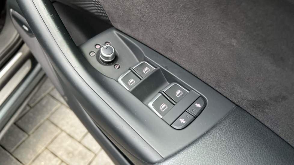 Used Audi Q3 2017 for sale - 77067868: Photo 42