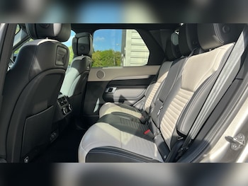 Used Land Rover Discovery 2023 for sale - 75943152: Photo
