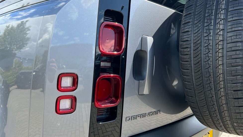 Used Land Rover Defender 2023 for sale - 76176253: Photo 19
