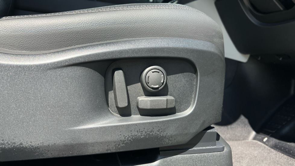 Used Land Rover Defender 2023 for sale - 76176253: Photo 47