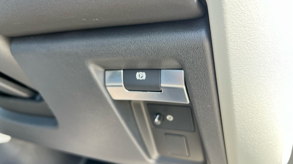 Used Land Rover Defender 2023 for sale - 76176253: Photo 48