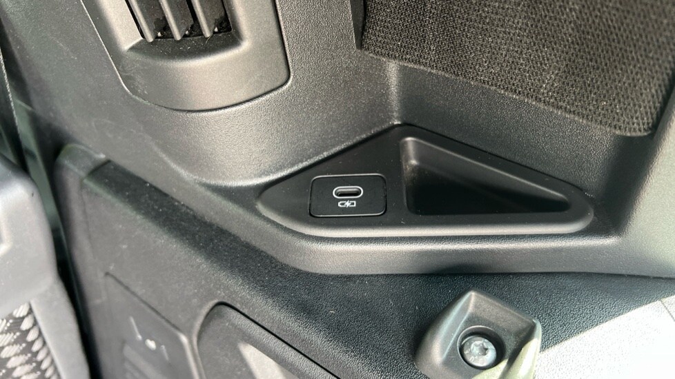 Used Land Rover Defender 2023 for sale - 76176253: Photo 55