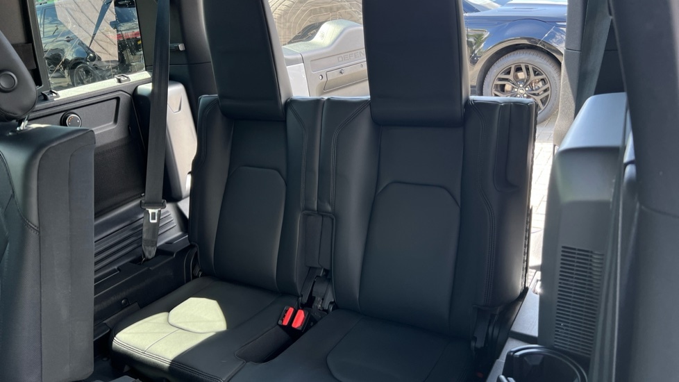 Used Land Rover Defender 2023 for sale - 76176253: Photo 60