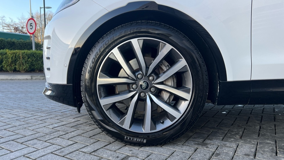 Used Land Rover Discovery 2022 for sale - 76580122: Photo 31