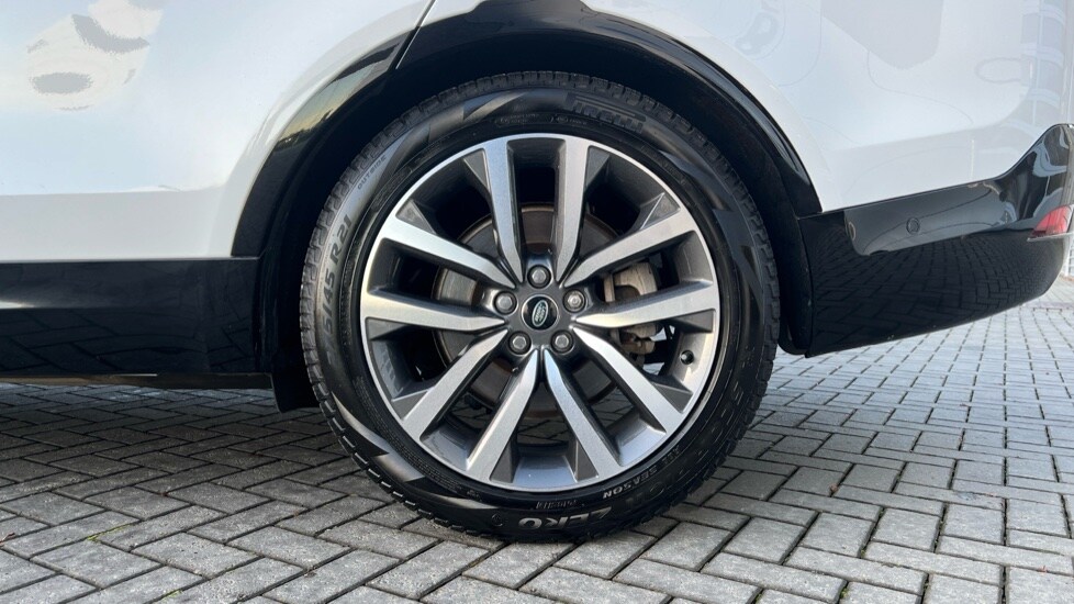 Used Land Rover Discovery 2022 for sale - 76580122: Photo 33