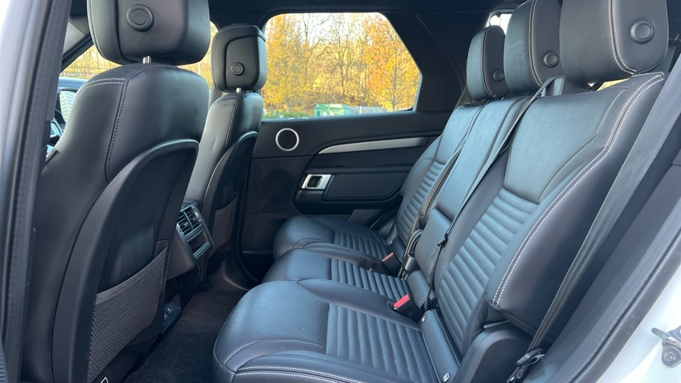 Used Land Rover Discovery 2022 for sale - 76580122: Photo 4