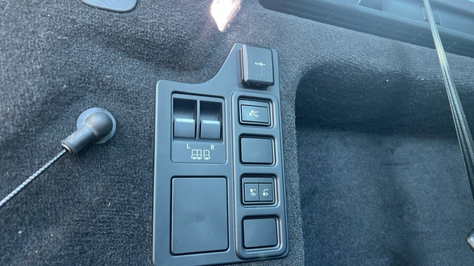 Used Land Rover Discovery 2022 for sale - 76580122: Photo 54