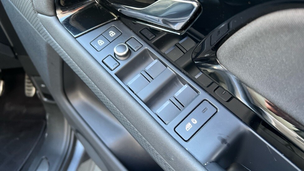 Used Land Rover Range Rover Evoque 2021 for sale - 76872567: Photo 40