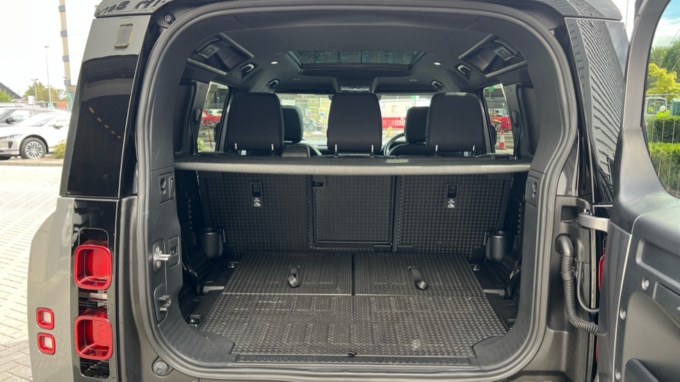 Used Land Rover Defender 2023 for sale - 76691399: Photo 10