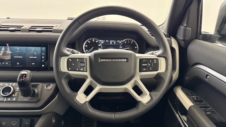 Used Land Rover Defender 2023 for sale - 76691399: Photo 15