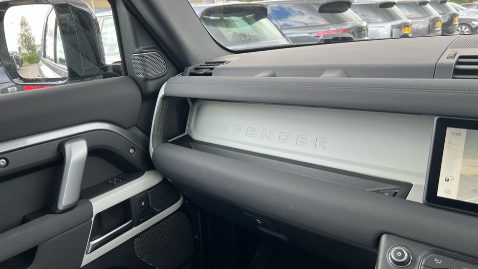 Used Land Rover Defender 2023 for sale - 76691399: Photo 23
