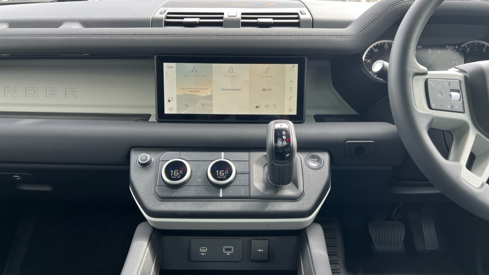 Used Land Rover Defender 2023 for sale - 76691399: Photo 29