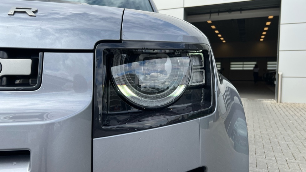 Used Land Rover Defender 2023 for sale - 76691399: Photo 40