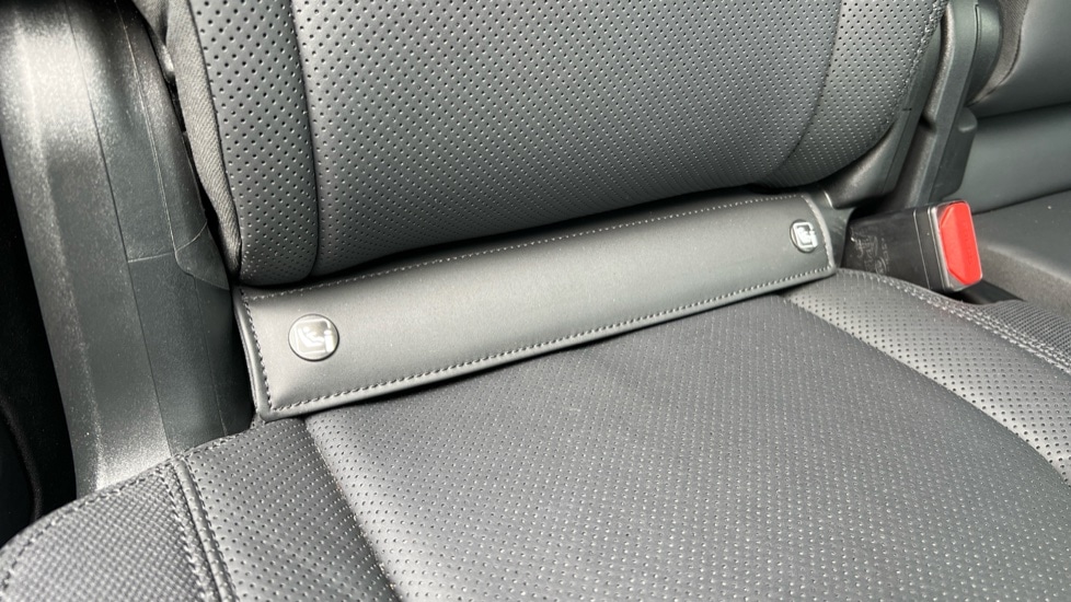 Used Land Rover Defender 2023 for sale - 76691399: Photo 50