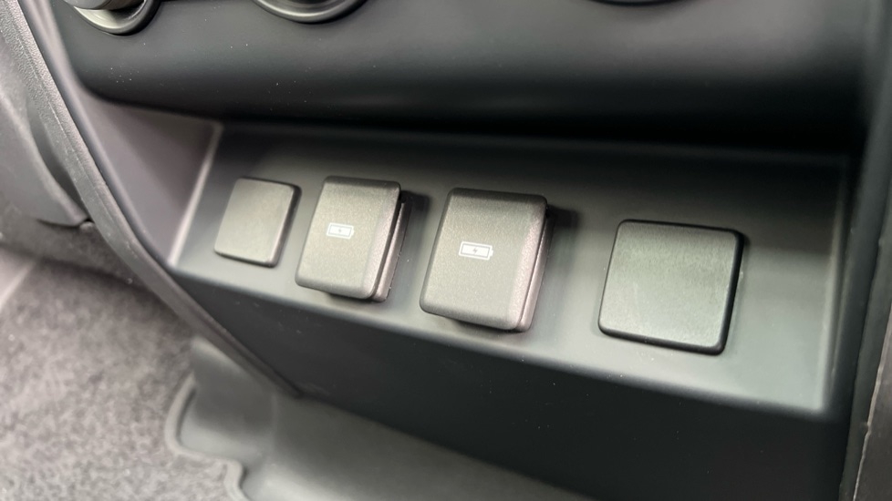 Used Land Rover Defender 2023 for sale - 76691399: Photo 52