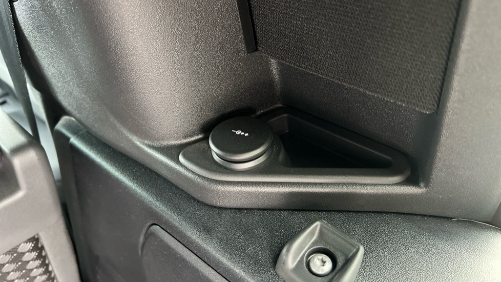 Used Land Rover Defender 2023 for sale - 76691399: Photo 55