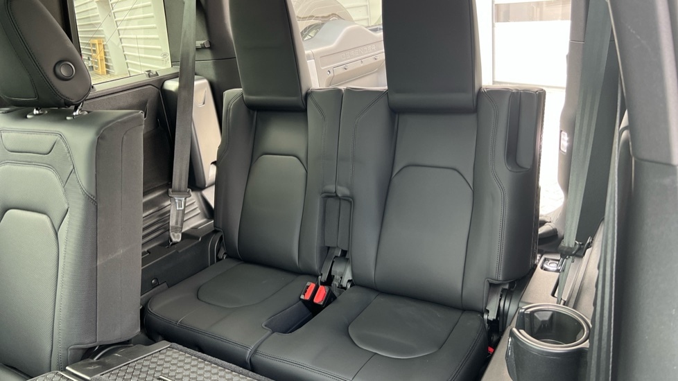 Used Land Rover Defender 2023 for sale - 76691399: Photo 56