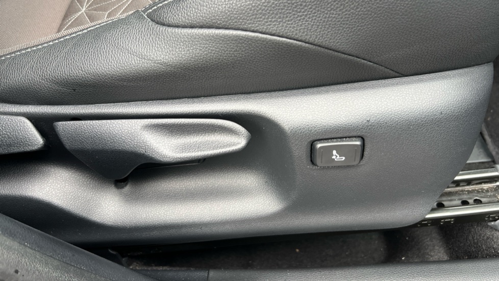 Used Toyota Yaris Cross 2022 for sale - 76915106: Photo 51