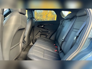 Used Land Rover Range Rover Evoque 2025 for sale - 76704316: Photo