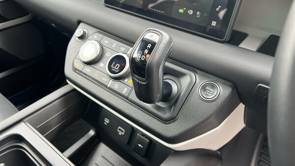 Used Land Rover Defender 2023 for sale - 76217292: Photo 21