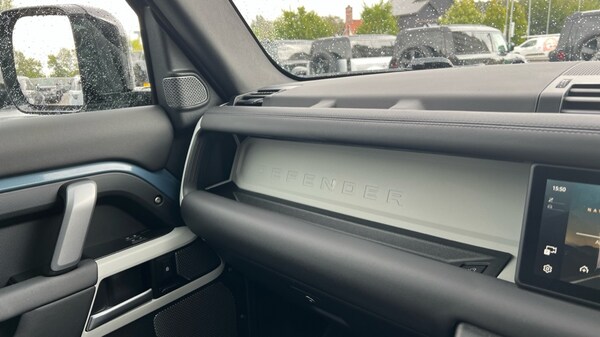 Used Land Rover Defender 2023 for sale - 76217292: Photo 38