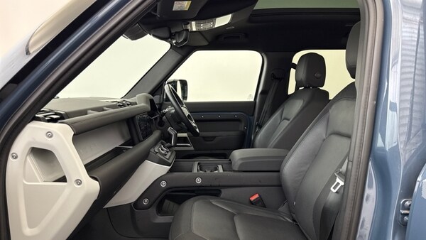 Used Land Rover Defender 2023 for sale - 76217292: Photo 3