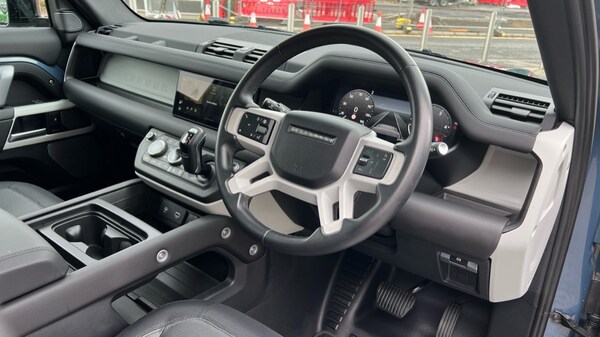 Used Land Rover Defender 2023 for sale - 76217292: Photo 43