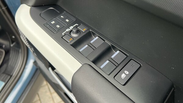 Used Land Rover Defender 2023 for sale - 76217292: Photo 59