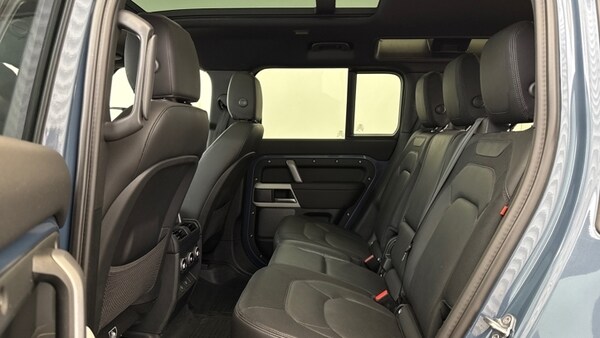 Used Land Rover Defender 2023 for sale - 76217292: Photo 5