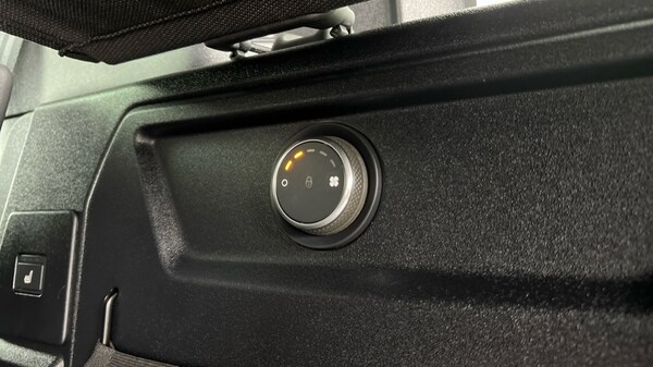 Used Land Rover Defender 2023 for sale - 76217292: Photo 71