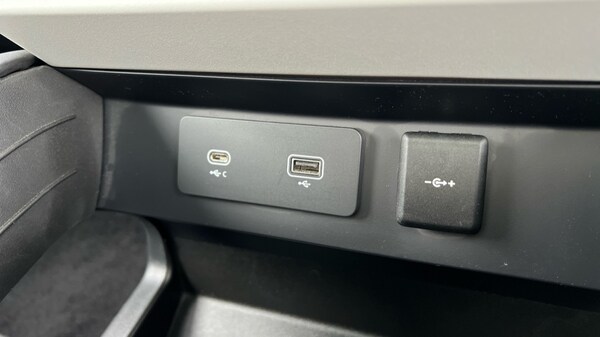 Used Land Rover Defender 2023 for sale - 76217292: Photo 90