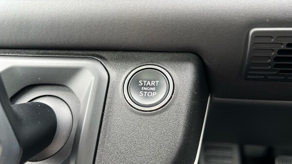 Used Land Rover Defender 2023 for sale - 76217292: Photo 91