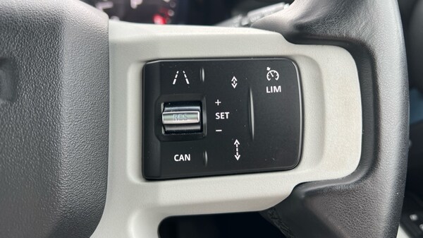 Used Land Rover Defender 2023 for sale - 76217292: Photo 93