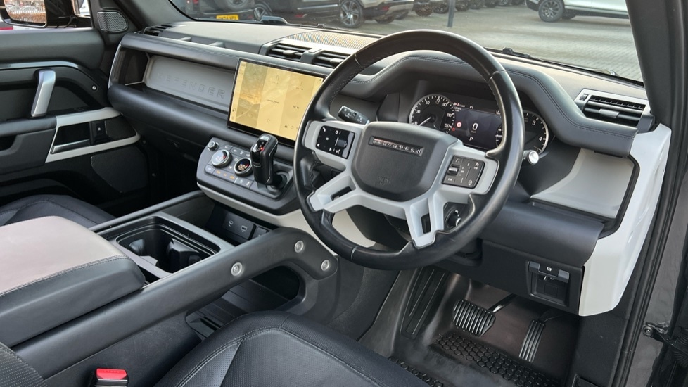 Used Land Rover Defender 2023 for sale - 76602793: Photo 28