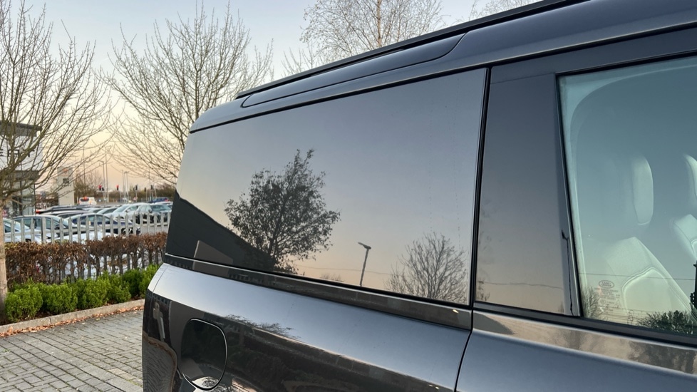 Used Land Rover Defender 2023 for sale - 76602793: Photo 34