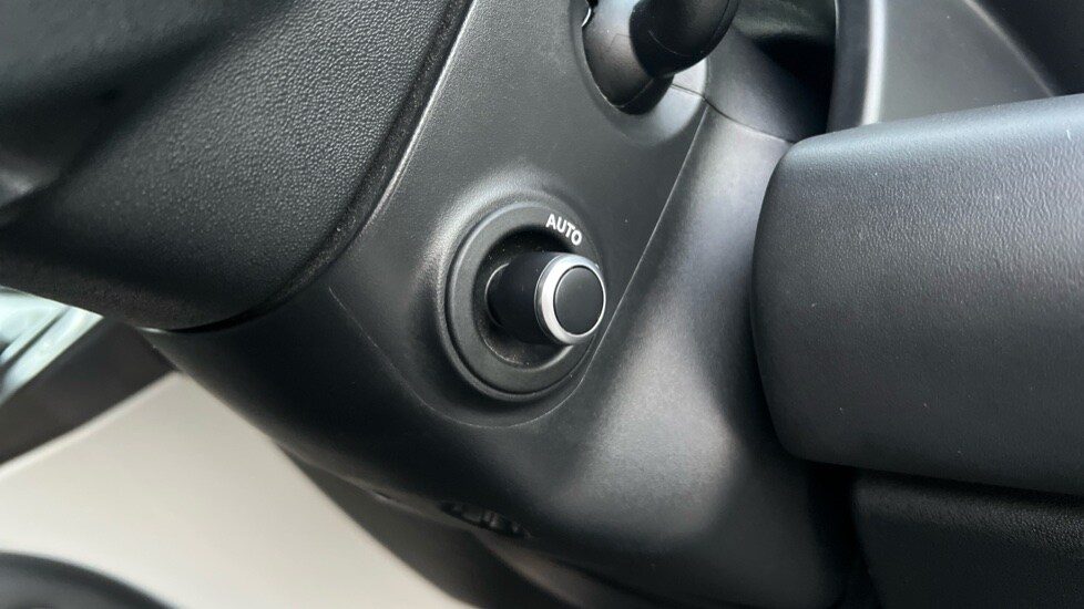 Used Land Rover Defender 2023 for sale - 76602793: Photo 48