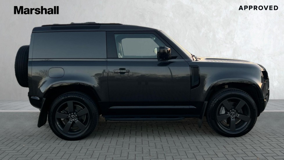 Used Land Rover Defender 2023 for sale - 76602793: Photo 5