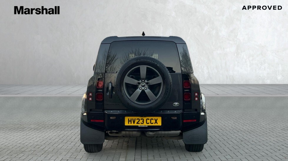 Used Land Rover Defender 2023 for sale - 76602793: Photo 6