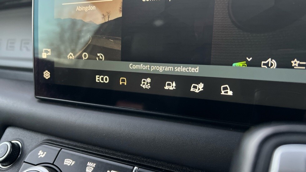 Used Land Rover Defender 2023 for sale - 76602793: Photo 65