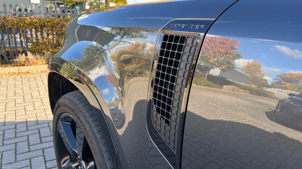 Used Land Rover Defender 2024 for sale - 76717225: Photo 20