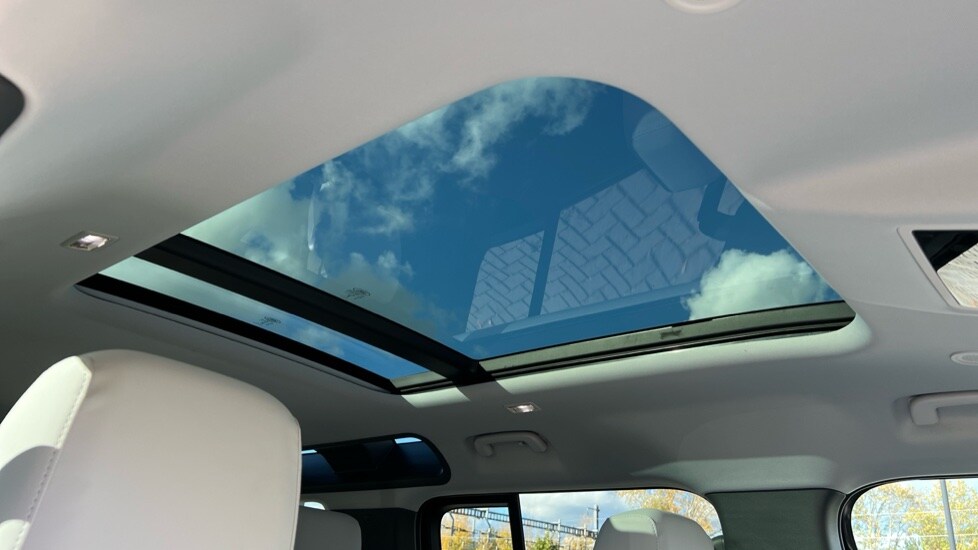 Used Land Rover Defender 2024 for sale - 76717225: Photo 21