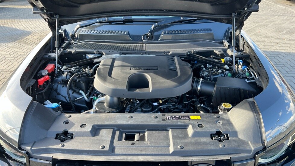 Used Land Rover Defender 2024 for sale - 76717225: Photo 30