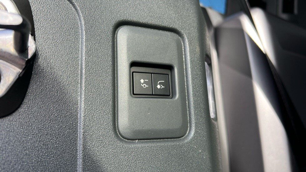 Used Land Rover Defender 2024 for sale - 76717225: Photo 54