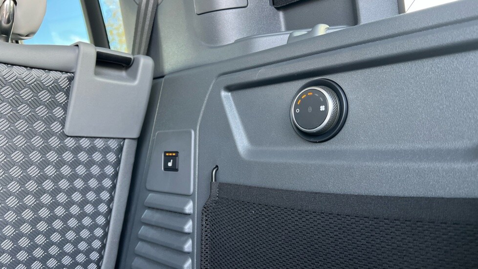 Used Land Rover Defender 2024 for sale - 76717225: Photo 56